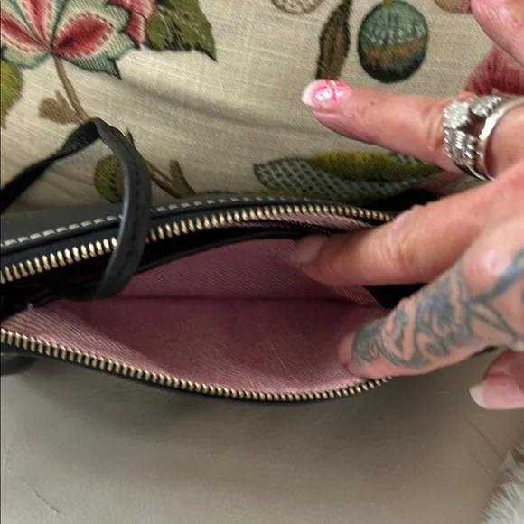 Dooney & Bourke Black Leather Wristlet Used Once. Like New - Picture 5 of 7